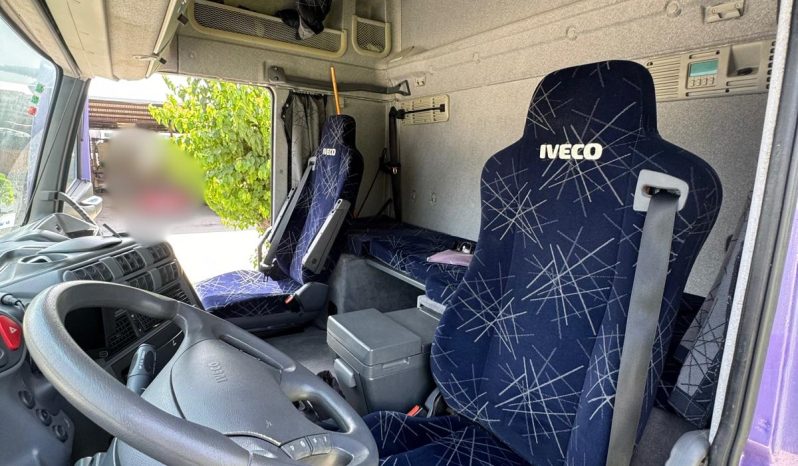 
								CAMION PARA CABALLOS IVECO AS440S4OT/P completo									