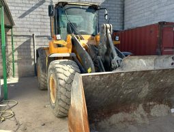 MAQUINA PALA CARGADORA VOLVO L90F