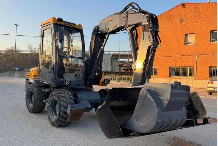 
								EXCAVADORA HIDRAULICA MECALAC 10 MSX completo									