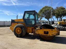 
										MAQUINA APISONADORA KOMATSU JV 110 A completo									
