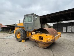 
										MAQUINA APISONADORA KOMATSU JV 110 A completo									