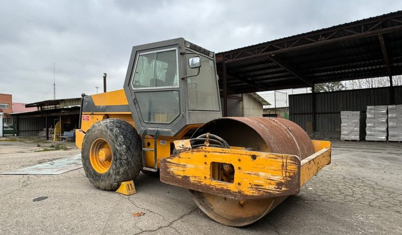 
								MAQUINA APISONADORA KOMATSU JV 110 A completo									