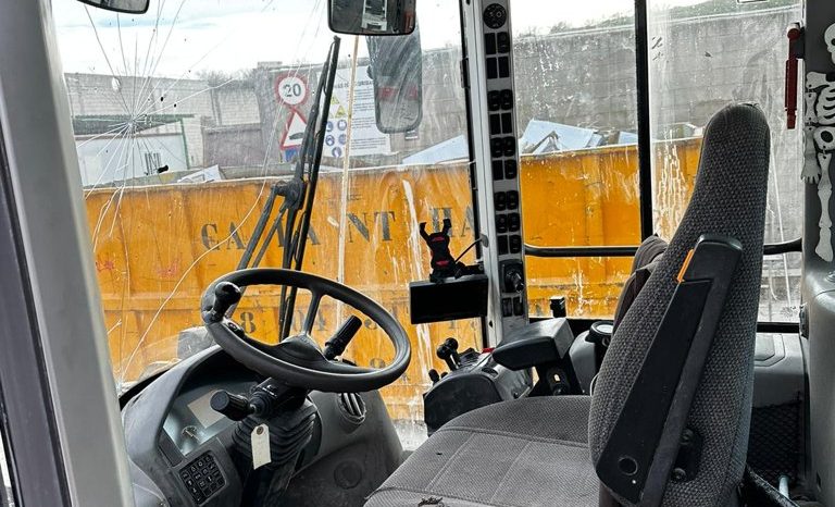 
								MAQUINA PALA CARGADORA VOLVO L90F completo									