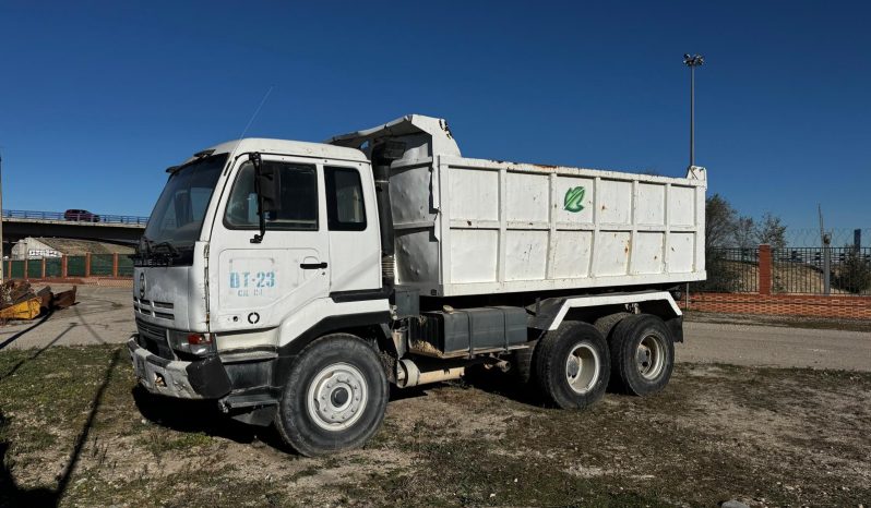 
								CAMION NISSAN CON CAJA completo									