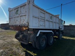 
										CAMION NISSAN CON CAJA completo									
