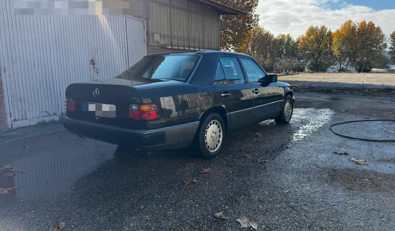 
								MERCEDES BENZ 300d completo									