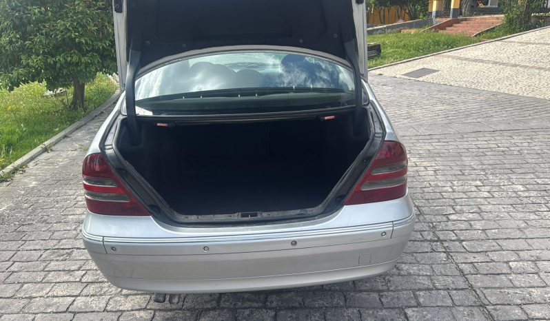 
								MERCEDES C220CDI completo									