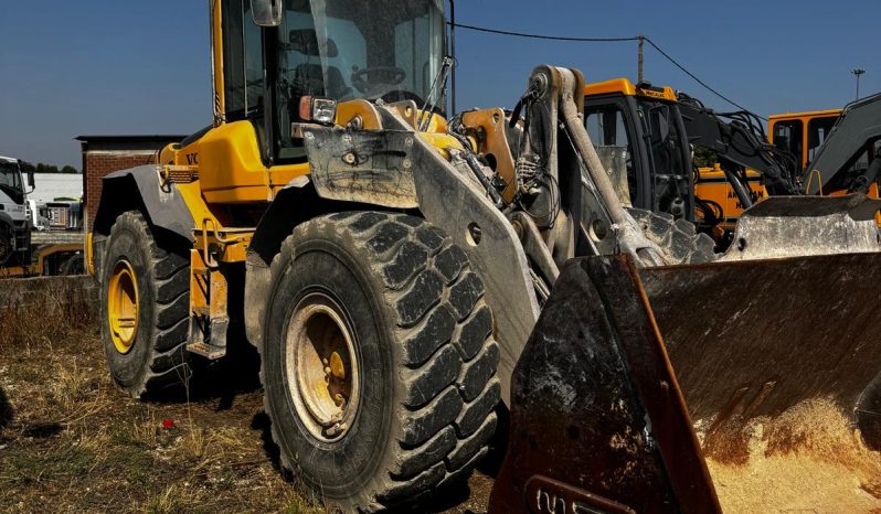 
								PALA CARGADORA VOLVO L120F completo									